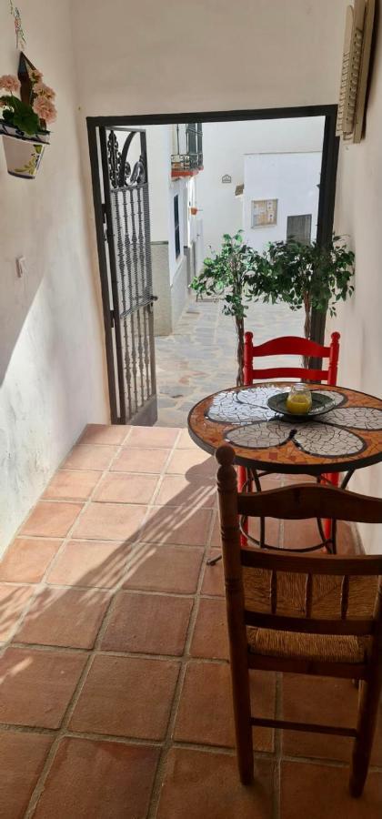 Cheerful One Bedroom Townhouse With Patio Árchez Eksteriør bilde