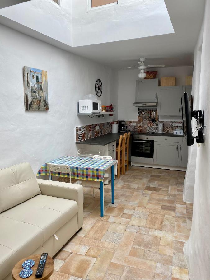 Cheerful One Bedroom Townhouse With Patio Árchez Eksteriør bilde