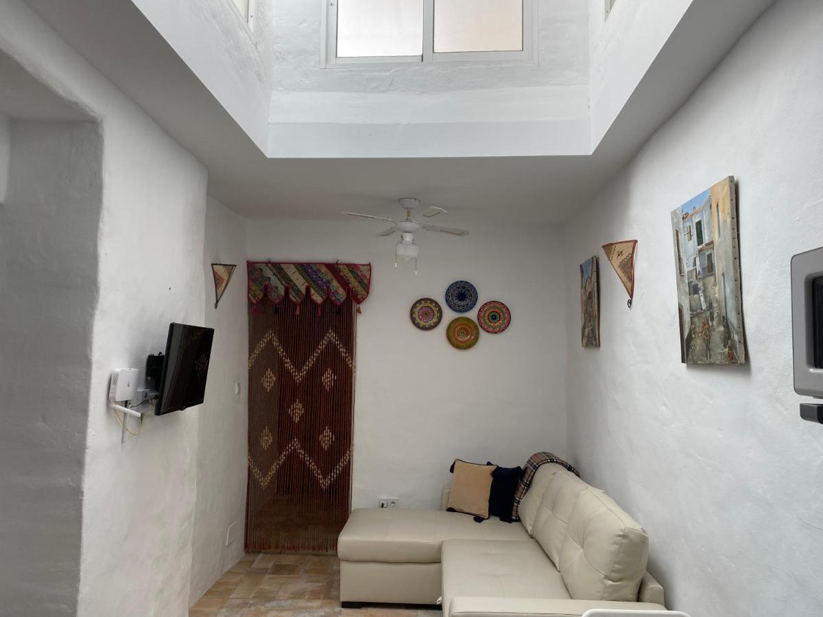 Cheerful One Bedroom Townhouse With Patio Árchez Eksteriør bilde